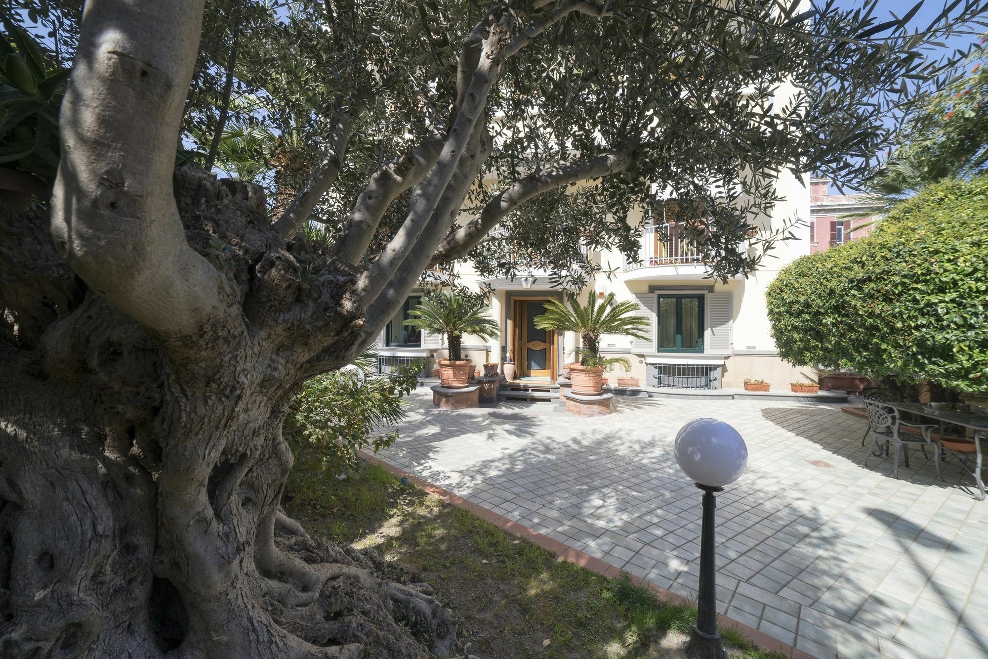 B&B 'O Sole Mio! Napoli Bagian luar foto